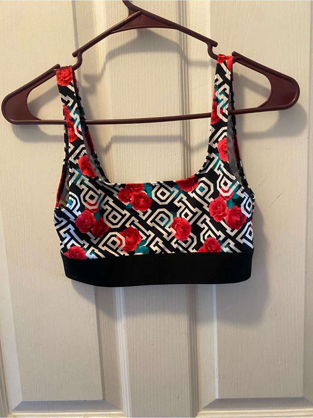 Victoria's Secret Black & Red Floral Geo Sports Bra